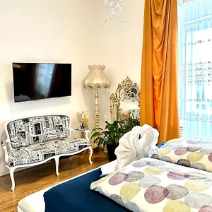 Sisi 103 M2 Appartamento Vienna